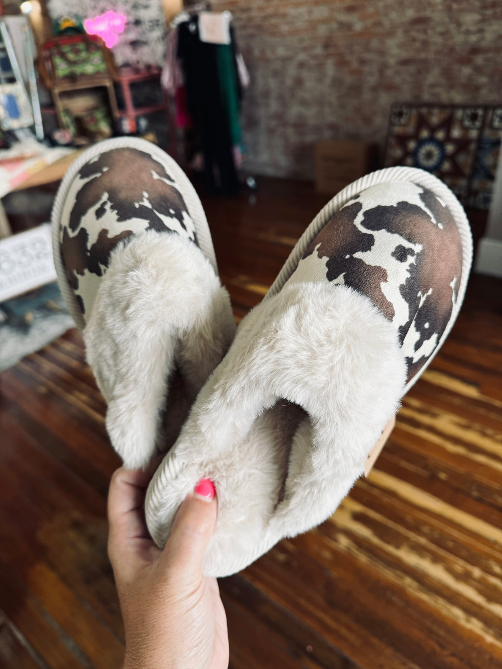 CC cowhide slippers