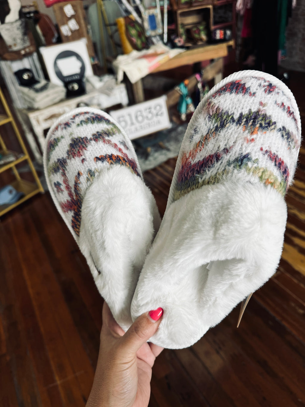 CC ombré knitted slippers